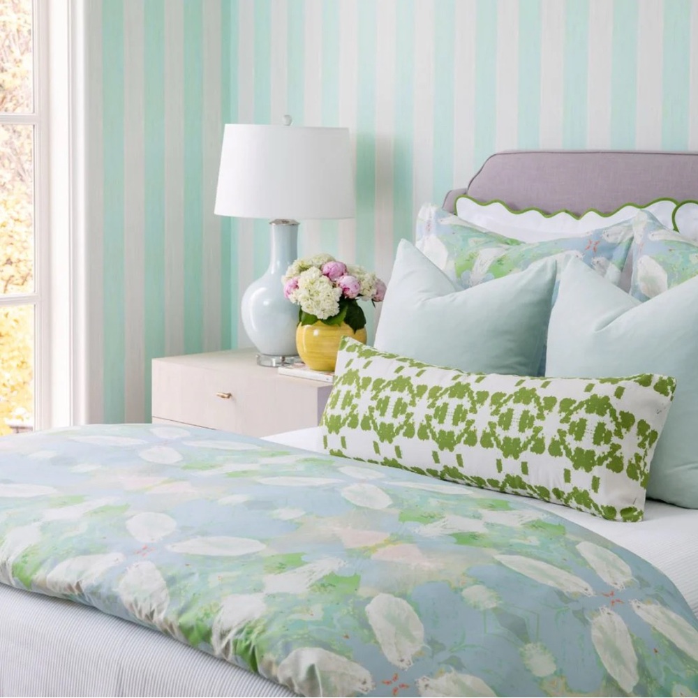 Green and White Duvet Cover with Geometric Pattern
